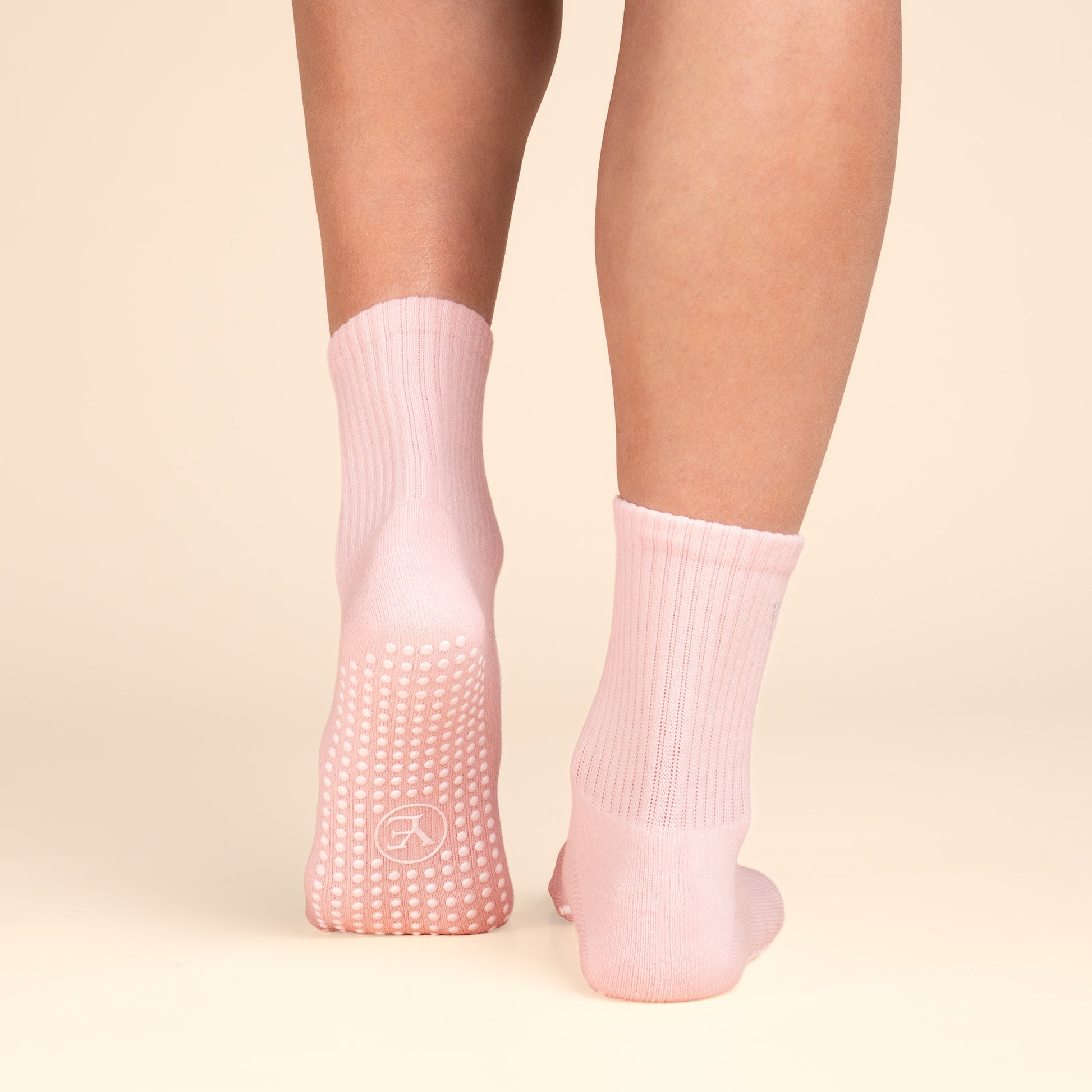 Onderkant van Yoé Balance pilates grip sokken blush met antislip grip patroon