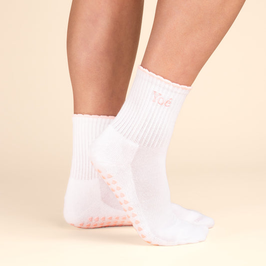 Yoé Bloom pilates grip sokken white blush zijaanzicht met ruffle rand