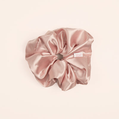 Yoé Blush - satin scrunchie